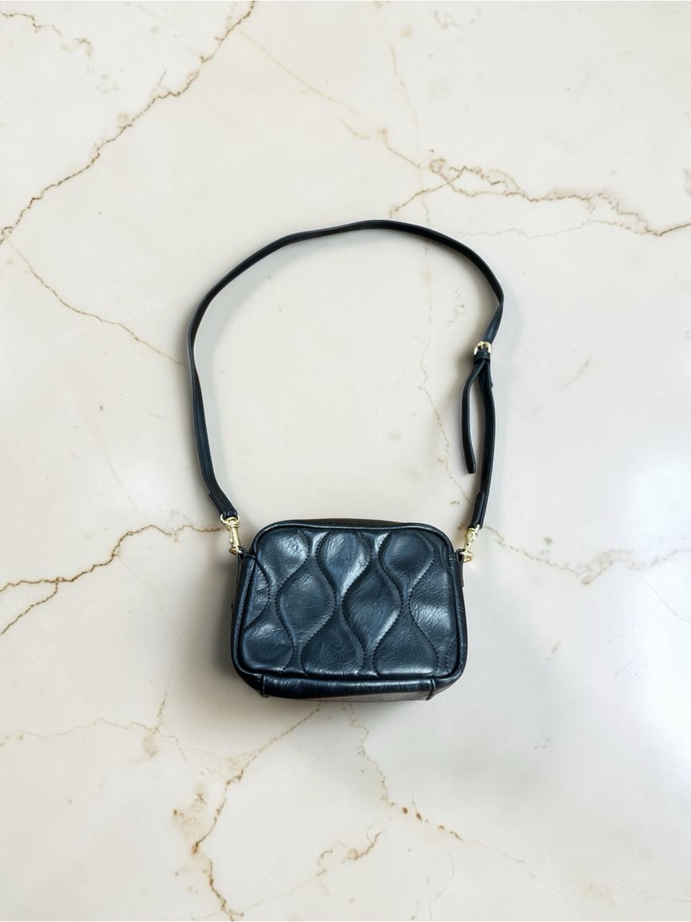 Universal Thread Black Quilted Crossbody Bag Gold Hardware